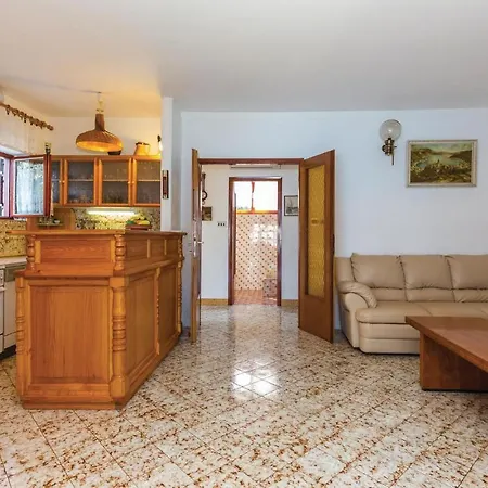 Beautiful In With 3 Bedrooms And Wifi Vikendica *