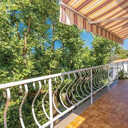Beautiful In With 3 Bedrooms And Wifi *