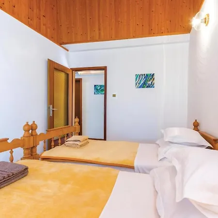 Vikendica Beautiful In With 3 Bedrooms And Wifi *